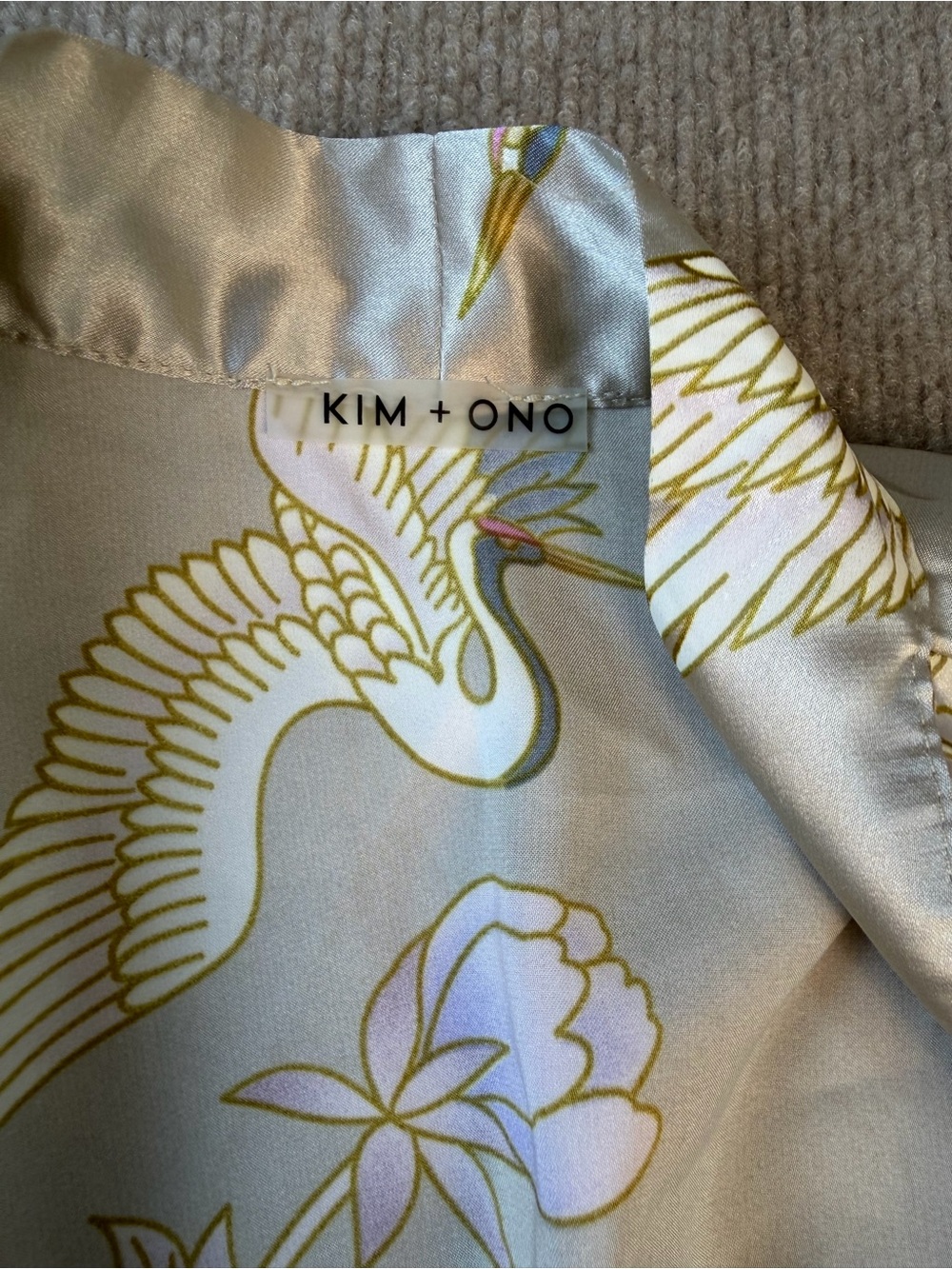 Kim + Ono Satin Chrysanthemum And Crane Long Print Kimono Champagne No Belt - Picture 5 of 10